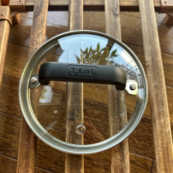 T-Fal 6.5inch Replacement Lid w/ Vent & Silicone Handle - Picture 1 of 3